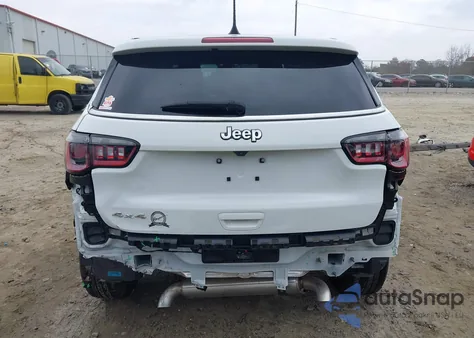 2023 Jeep Compass Sport 4X4 z USA, uszkodzony, nr VIN 3C4NJDAN3PT517147